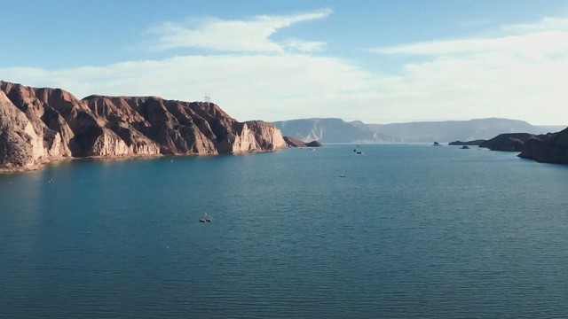 Hồ nước Longyang, nơi lý tưởng để nuôi cá hồi nước ngọt - Ảnh 1.