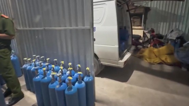 TP.HCM: Lập "rào chắn" với khí cười - Ảnh 1.