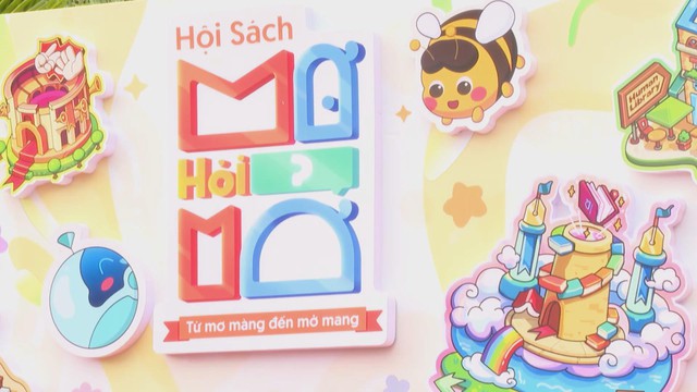 Đường sách TP.HCM thu về hơn 31 tỉ đồng trong 6 tháng đầu 2025 - Ảnh 4.