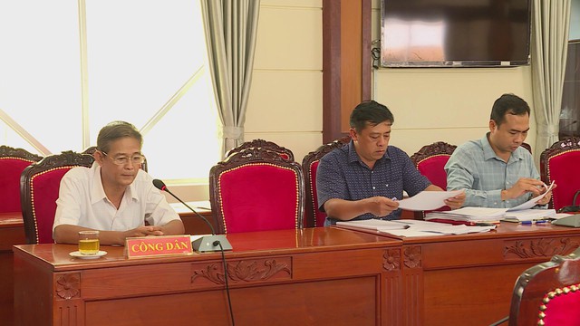 Đoàn ĐBQH TP.HCM tiếp công dân liên quan cấp giấy chứng nhận quyền sử dụng đất - Ảnh 1.