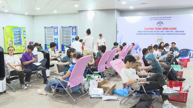 Gần 330 đơn vị máu được góp vào ngân hàng máu TP.HCM - Ảnh 1.