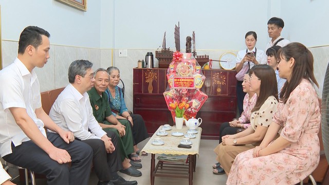 Lan tỏa đạo lý “uống nước nhớ nguồn” từ hoạt động tri ân gia đình chính sách tại TP.HCM - Ảnh 2.