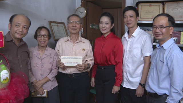 TP.HCM tri ân văn nghệ sĩ tiêu biểu góp phần gìn giữ, phát triển văn hóa thành phố - Ảnh 4.