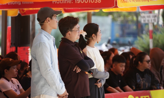 Mái ấm gia đình Việt: Nguyễn Duyên Quỳnh nghẹn ngào nhắc biến cố năm 26 tuổi - Ảnh 1.