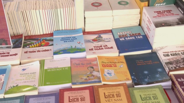 Hội sách Mơ Hỏi Mở: Khi việc đọc sách trở thành cuộc gặp gỡ thú vị - Ảnh 4.
