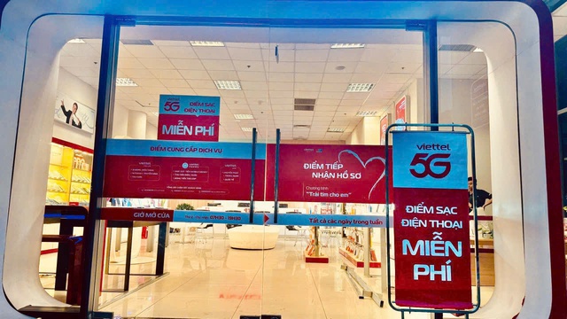 Viettel đảm bảo sóng viễn thông tại khu vực ngập lụt ở Nghệ An - Ảnh 3.