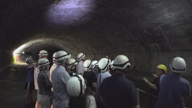 Du lịch khám phá đường cống ngầm bên dưới thủ đô Vienna - Ảnh 2.