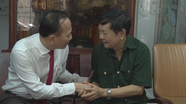 Lãnh đạo TP.HCM thăm gia đình chính sách nhân kỷ niệm 78 năm Ngày Thương binh Liệt sĩ - Ảnh 2.