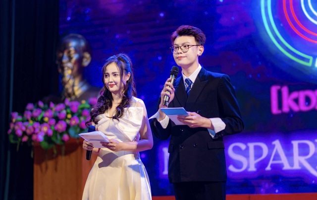 Chàng trai Hà Nội "lần đầu đi máy bay" để chạm tới giấc mơ The TVFACE- Ảnh 2. Chàng trai Hà Nội "lần đầu đi máy bay" để chạm tới giấc mơ The TVFACE- Ảnh 2.