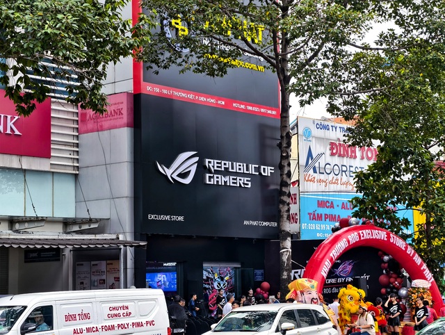 ASUS ROG khai trương Exclusive Store đầu tiên tại Việt Nam: "Thiên đường gaming" chính thức mở cửa- Ảnh 1. ASUS ROG khai trương Exclusive Store đầu tiên tại Việt Nam: "Thiên đường gaming" chính thức mở cửa- Ảnh 1.