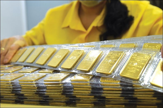 Thị trường 27/7/2025: Giá vàng nhẫn "bốc hơi" 1,2 triệu đồng/lượng, xăng dầu tiếp tục giảm tuần thứ hai - Ảnh 1.