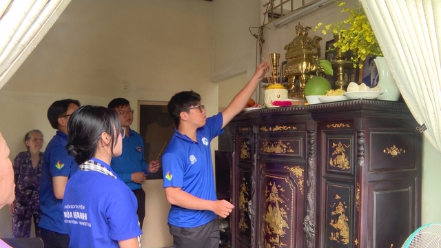 Kể chuyện lịch sử bên mâm cơm nghĩa tình - Ảnh 4.