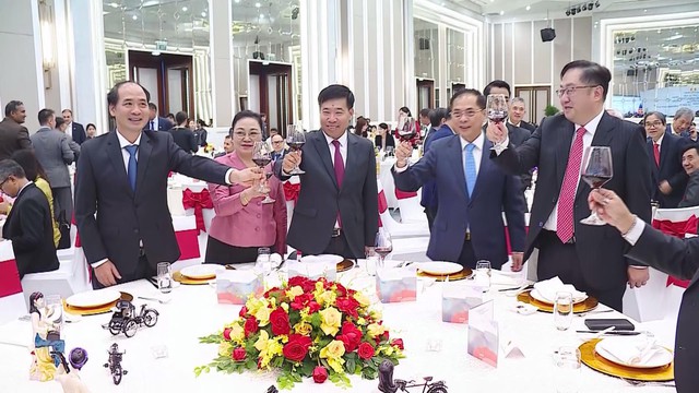 Tiệc chiêu đãi kỷ niệm 30 năm Việt Nam tham gia ASEAN: Hành trình gắn kết và đóng góp vì cộng đồng khu vực - Ảnh 5.