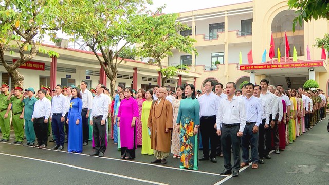 Phường Long Bình phát động đợt thi đua cao điểm “30 ngày hành động – đổi mới – hiệu quả” - Ảnh 1.