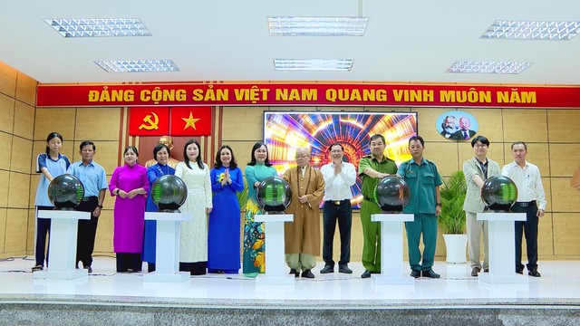 Phường Long Bình phát động đợt thi đua cao điểm “30 ngày hành động – đổi mới – hiệu quả” - Ảnh 4.