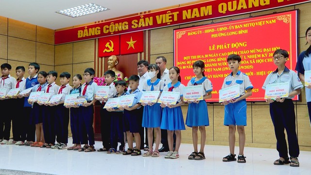 Phường Long Bình phát động đợt thi đua cao điểm “30 ngày hành động – đổi mới – hiệu quả” - Ảnh 5.