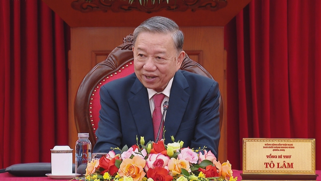Tổng Bí thư Tô Lâm và Tổng thống Mỹ Donald Trump điện đàm, chứng khoán Mỹ lập đỉnh mới - Ảnh 1.