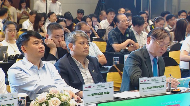 Chuyển dịch năng lượng: Con đường tất yếu cho Việt Nam - Ảnh 1.