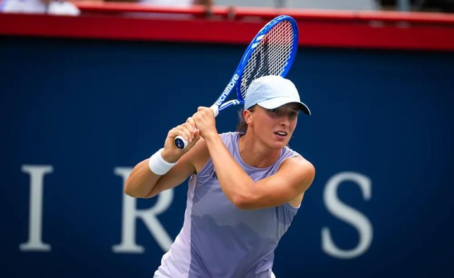 Iga Swiatek khởi đầu thuận lợi tại WTA Canada Open - Ảnh 1.