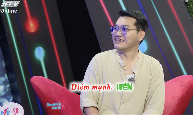 Nữ bác sĩ xinh đẹp hẹn hò nhưng vẫn "nhớ nghề" - Ảnh 2.