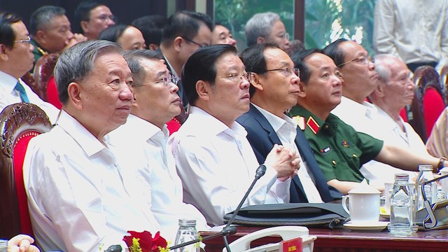 Tổng Bí thư Tô Lâm gặp mặt các lão thành cách mạng, Mẹ Việt Nam Anh hùng, tướng lĩnh nhân kỷ niệm Ngày Thương binh - Liệt sĩ và Cách mạng Tháng Tám - Ảnh 2.