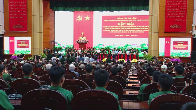 Tổng Bí thư Tô Lâm gặp mặt các lão thành cách mạng, Mẹ Việt Nam Anh hùng, tướng lĩnh nhân kỷ niệm Ngày Thương binh - Liệt sĩ và Cách mạng Tháng Tám - Ảnh 7.