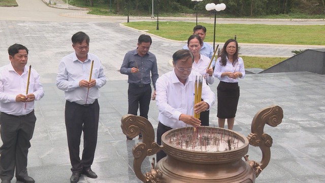 TP.HCM khảo sát Trung tâm dịch vụ hành chính công xã Bắc Tân Uyên và dâng hương tại Khu di tích Chiến khu D - Ảnh 4.