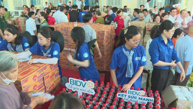 Lan tỏa yêu thương, tri ân người có công tại Vĩnh Long - Ảnh 5.