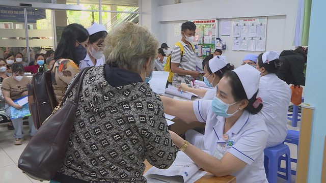 Từ 1/7/2025: Hàng loạt chính sách BHYT mới giúp người dân khám chữa bệnh dễ dàng hơn - Ảnh 2.