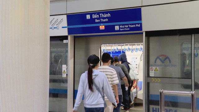 Metro Bến Thành – Suối Tiên tăng chuyến phục vụ người dân sau sáp nhập- Ảnh 4. Metro Bến Thành – Suối Tiên tăng chuyến phục vụ người dân sau sáp nhập- Ảnh 4.