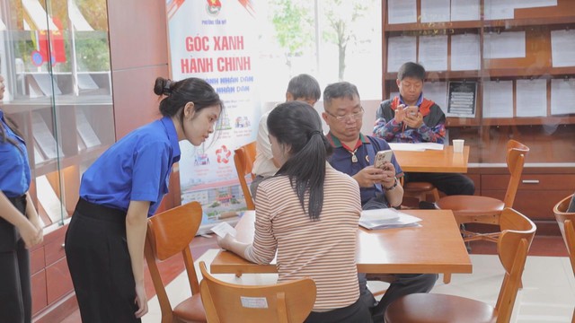 Thủ tục hành chính: Đơn giản hóa để nâng đỡ người yếu thế - Ảnh 2.