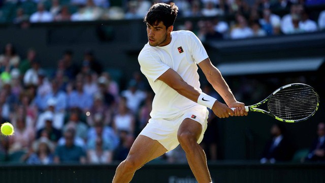 Carlos Alcaraz và Taylor Fritz vào vòng 4 Wimbledon- Ảnh 1. Carlos Alcaraz và Taylor Fritz vào vòng 4 Wimbledon- Ảnh 1.