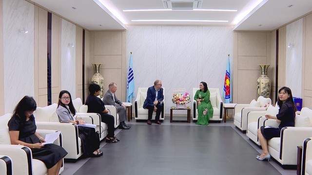 Đại học Deakin, Úc mở rộng hợp tác với Trường Đại học KHXH&NV, ĐHQG TP.HCM - Ảnh 1.