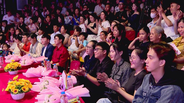“Chạm Xiếc Việt” – Khi người trẻ thắp lại ánh đèn sân khấu truyền thống - Ảnh 4.