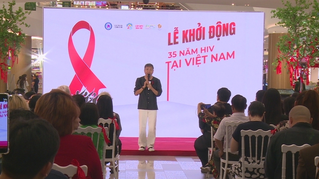 Chiến dịch kỷ niệm 35 năm phòng chống HIV/AIDS tại Việt Nam- Ảnh 1. Chiến dịch kỷ niệm 35 năm phòng chống HIV/AIDS tại Việt Nam- Ảnh 1.