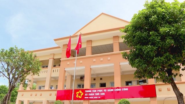 Xã Xuân Thới Sơn (TP.HCM) nỗ lực giải quyết 14 thủ tục hành chính đất đai cho người dân - Ảnh 1.