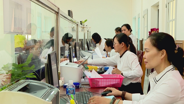 Xã Xuân Thới Sơn (TP.HCM) nỗ lực giải quyết 14 thủ tục hành chính đất đai cho người dân - Ảnh 2.