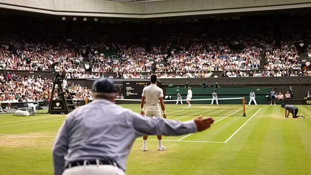 Lần đầu tiên sau 147 năm, Wimbledon không sử dụng trọng tài biên - Ảnh 1.