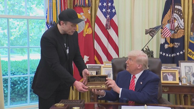 Tỷ phú công nghệ Elon Musk tuyên bố lập đảng mới - Ảnh 1.