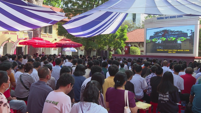 Tư vấn từ sớm: Trường THPT giúp học sinh chọn tổ hợp phù hợp - Ảnh 1.