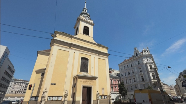 Nhà thờ trở thành nơi tránh nóng độc đáo giữa lòng Vienna- Ảnh 1. Nhà thờ trở thành nơi tránh nóng độc đáo giữa lòng Vienna- Ảnh 1.