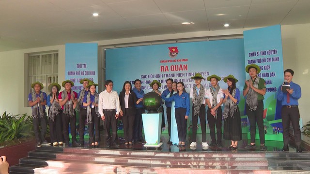 TP.HCM ra quân đội hình thanh niên tình nguyện hỗ trợ chính quyền số - Ảnh 2.