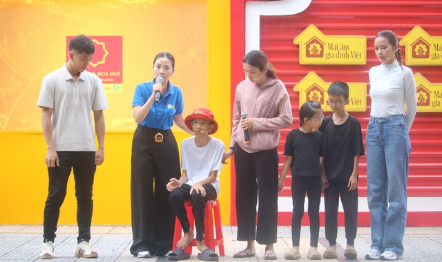 Kỷ lục mới: "Mái ấm gia đình Việt" trao hơn 3,2 tỉ tại điểm ghi hình Đà Nẵng - Ảnh 4.