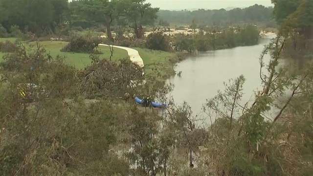 Lũ quét ở Texas, Mỹ: 82 người thiệt mạng, nguy cơ lũ quét có thể tiếp diễn - Ảnh 1.
