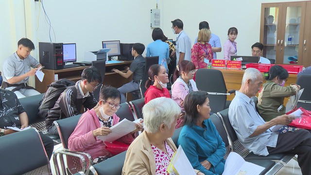 Từ tháng 7/2025, người từ 75 tuổi không có lương hưu được trợ cấp 500.000 đồng/tháng - Ảnh 1.