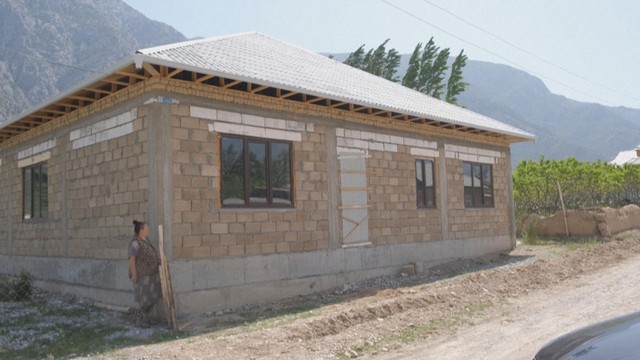 Kyrgyzstan: Dùng trấu thay xi măng trong xây dựng - Ảnh 3.