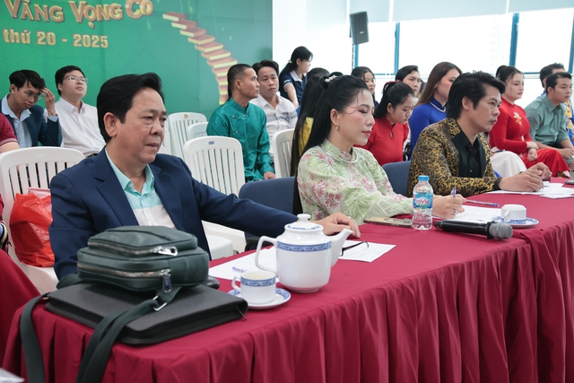 Chuông Vàng Vọng Cổ 2025: Sôi động vòng Sơ tuyển với 60 thí sinh tranh tài - Ảnh 2.