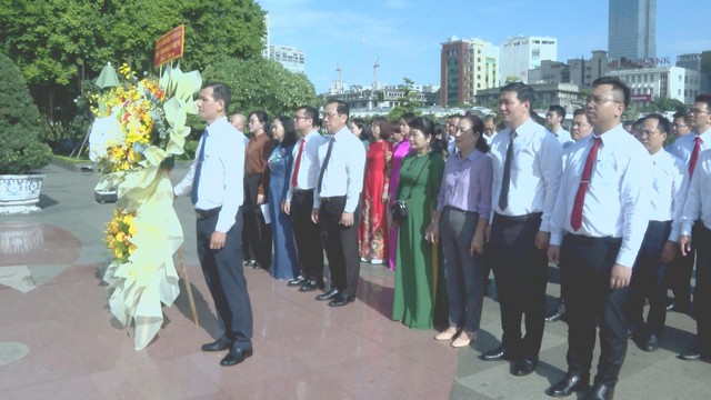 Đảng ủy UBND TP.HCM họp mặt kỷ niệm 95 năm Ngày truyền thống ngành Tuyên giáo của Đảng - Ảnh 1.