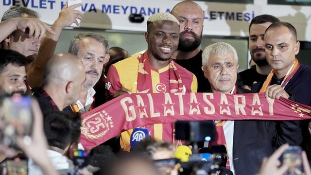 Galatasaray phá sâu kỷ lục chuyển nhượng khi chiêu mộ Osimhen- Ảnh 1.