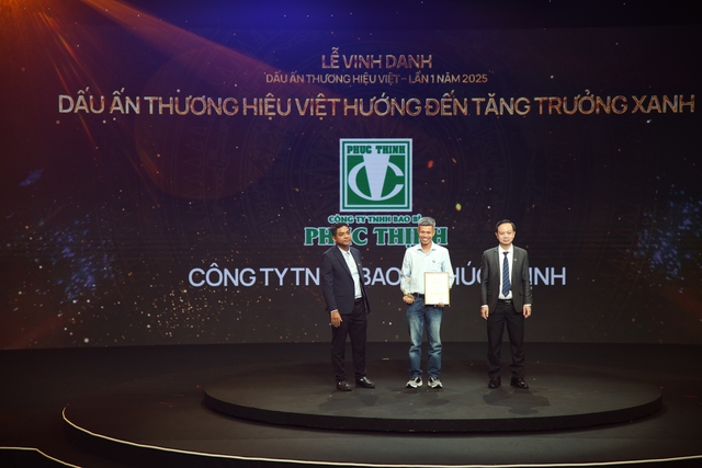 Made by Vietnam Day 2025 vinh danh Dấu Ấn Thương hiệu Việt Bản lĩnh và Thương hiệu Việt Tăng trưởng xanh Bền vững- Ảnh 16. Made by Vietnam Day 2025 vinh danh Dấu Ấn Thương hiệu Việt Bản lĩnh và Thương hiệu Việt Tăng trưởng xanh Bền vững- Ảnh 16.